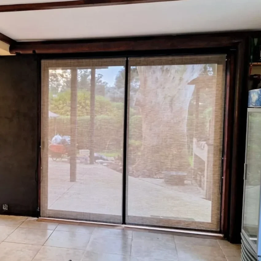 Con cortinas Sun Screen